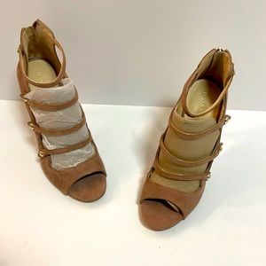 (BRAND NEW) Ivanka Trump Rose Pink Button-Strap Peep-Toe Heels Size 9